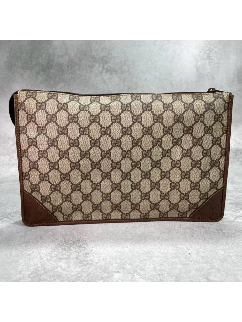 Gucci GG Clutch Brown Leather Logo Gold